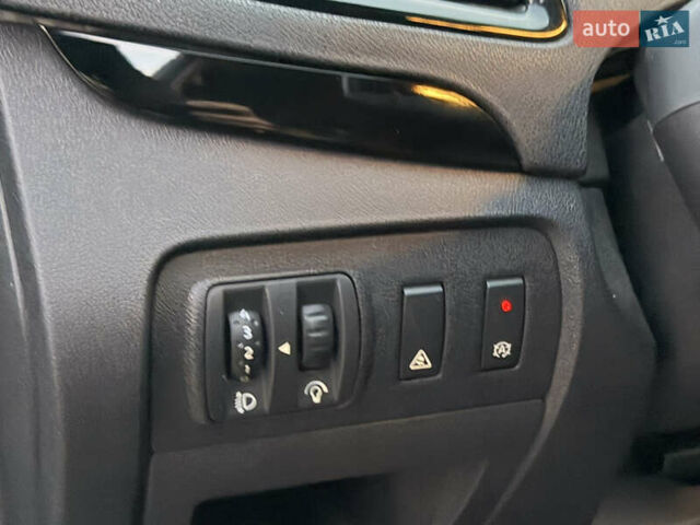 Сірий Рено Сценік, об'ємом двигуна 1.6 л та пробігом 231 тис. км за 7300 $, фото 17 на Automoto.ua