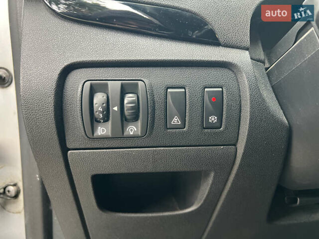 Сірий Рено Сценік, об'ємом двигуна 1.6 л та пробігом 290 тис. км за 7250 $, фото 22 на Automoto.ua