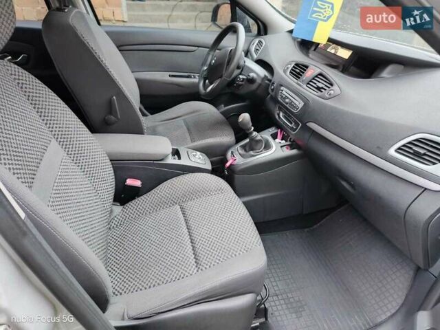 Серый Рено Сценик, объемом двигателя 1.5 л и пробегом 262 тыс. км за 6800 $, фото 6 на Automoto.ua