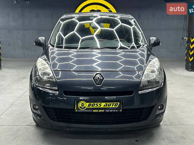 Серый Рено Сценик, объемом двигателя 1.5 л и пробегом 380 тыс. км за 6500 $, фото 1 на Automoto.ua