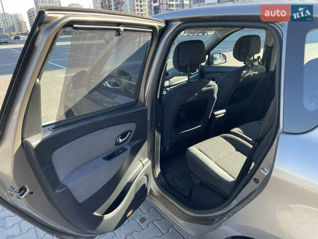 Сірий Рено Сценік, об'ємом двигуна 1.5 л та пробігом 299 тис. км за 6800 $, фото 5 на Automoto.ua