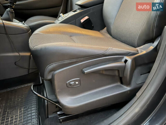 Сірий Рено Сценік, об'ємом двигуна 1.6 л та пробігом 231 тис. км за 7300 $, фото 8 на Automoto.ua