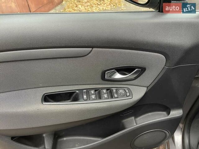 Сірий Рено Сценік, об'ємом двигуна 0 л та пробігом 207 тис. км за 6700 $, фото 10 на Automoto.ua