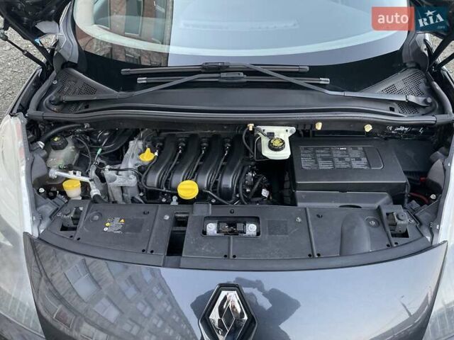 Серый Рено Сценик, объемом двигателя 1.6 л и пробегом 241 тыс. км за 7500 $, фото 45 на Automoto.ua