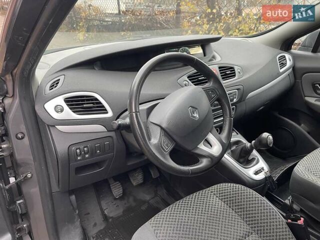Сірий Рено Сценік, об'ємом двигуна 0 л та пробігом 207 тис. км за 6700 $, фото 11 на Automoto.ua