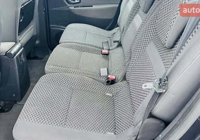 Серый Рено Сценик, объемом двигателя 1.5 л и пробегом 234 тыс. км за 7300 $, фото 15 на Automoto.ua