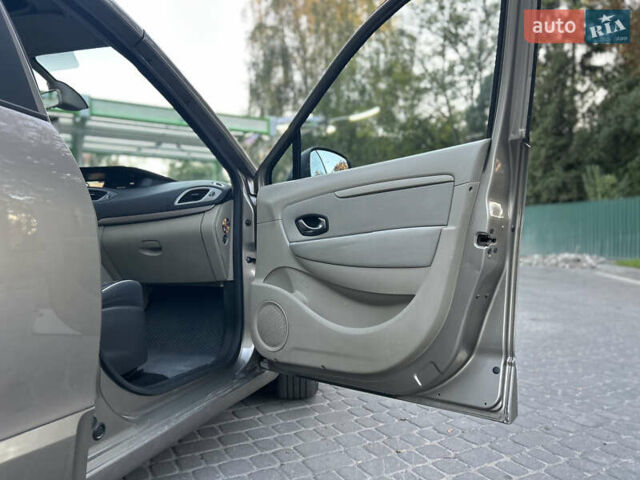 Сірий Рено Сценік, об'ємом двигуна 1.6 л та пробігом 265 тис. км за 6500 $, фото 16 на Automoto.ua