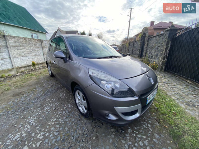 Рено Сценик 2011 в Ровно на Automoto.ua Серый Рено Сценик, объемом двигателя 1.5 л и пробегом 317 тыс. км за 6500 $, фото 8 на Automoto.ua