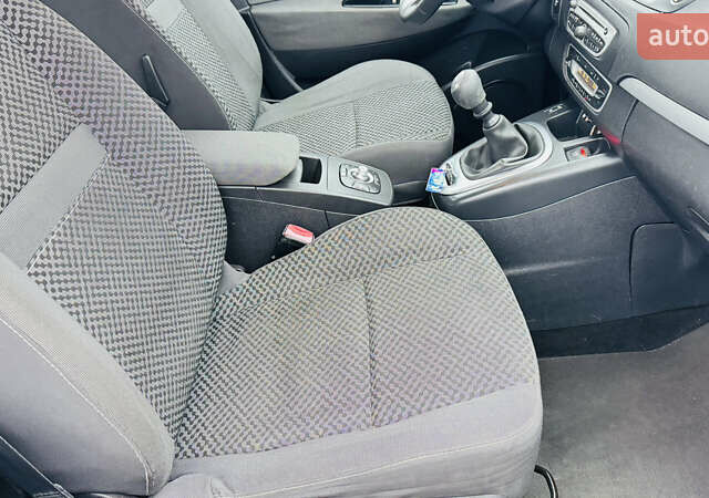 Серый Рено Сценик, объемом двигателя 1.5 л и пробегом 234 тыс. км за 7300 $, фото 22 на Automoto.ua