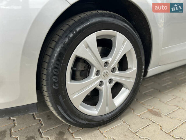 Сірий Рено Сценік, об'ємом двигуна 1.6 л та пробігом 290 тис. км за 7250 $, фото 33 на Automoto.ua