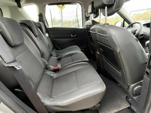 Рено Сценик 2011 в Стрые на Automoto.ua Серый Рено Сценик, объемом двигателя 2 л и пробегом 215 тыс. км за 7500 $, фото 22 на Automoto.ua