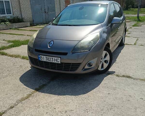 Сірий Рено Сценік, об'ємом двигуна 1.6 л та пробігом 210 тис. км за 7900 $, фото 1 на Automoto.ua