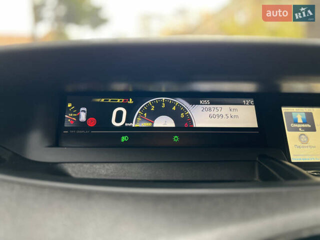 Рено Сценік 2011 у Львові на Automoto.ua Сірий Рено Сценік, об'ємом двигуна 1.6 л та пробігом 208 тис. км за 7250 $, фото 15 на Automoto.ua