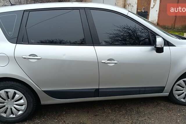 Сірий Рено Сценік, об'ємом двигуна 1.5 л та пробігом 183 тис. км за 7100 $, фото 4 на Automoto.ua
