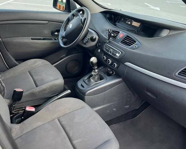 Серый Рено Сценик, объемом двигателя 1.46 л и пробегом 246 тыс. км за 7200 $, фото 9 на Automoto.ua