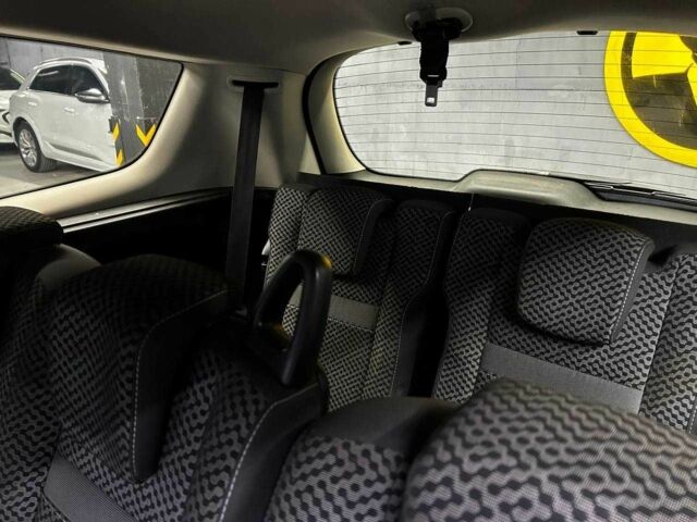 Серый Рено Сценик, объемом двигателя 1.5 л и пробегом 380 тыс. км за 6500 $, фото 15 на Automoto.ua