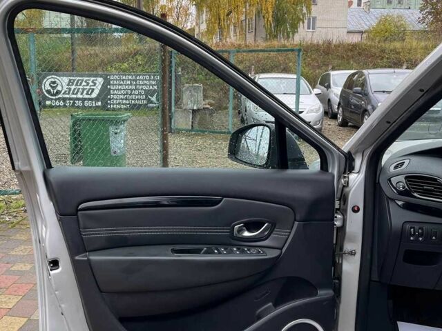 Рено Сценик 2011 в Стрые на Automoto.ua Серый Рено Сценик, объемом двигателя 2 л и пробегом 215 тыс. км за 7500 $, фото 18 на Automoto.ua