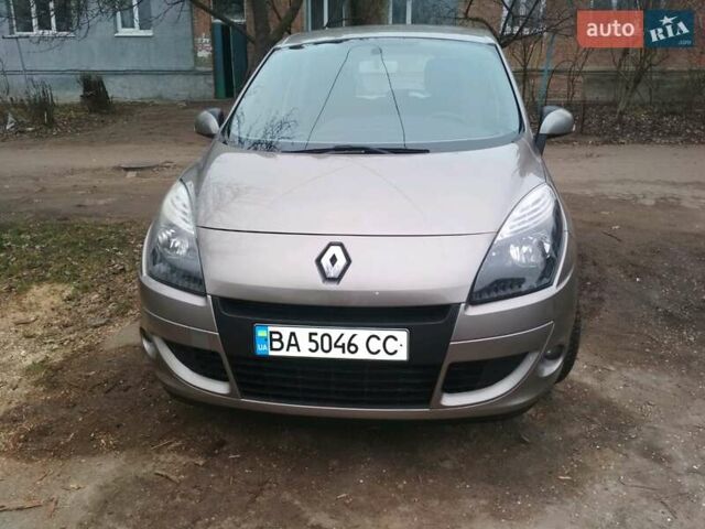 Серый Рено Сценик, объемом двигателя 1.5 л и пробегом 227 тыс. км за 7100 $, фото 3 на Automoto.ua