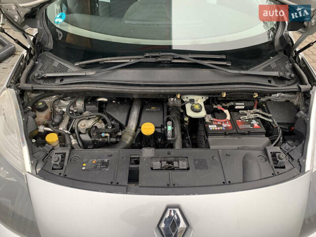 Серый Рено Сценик, объемом двигателя 1.5 л и пробегом 209 тыс. км за 7400 $, фото 30 на Automoto.ua