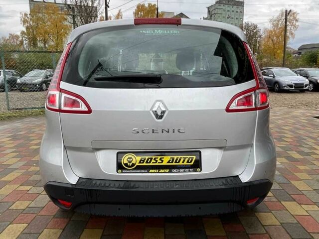 Рено Сценик 2011 в Стрые на Automoto.ua Серый Рено Сценик, объемом двигателя 2 л и пробегом 215 тыс. км за 7500 $, фото 5 на Automoto.ua