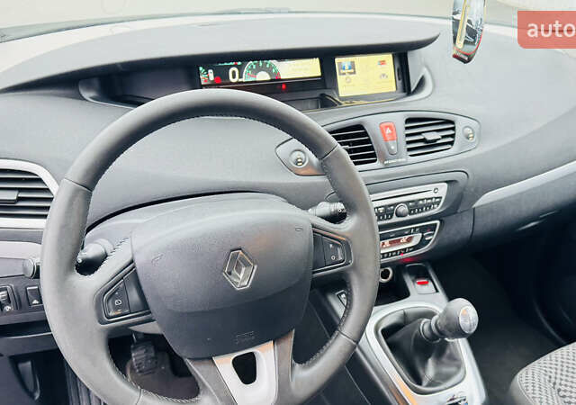 Серый Рено Сценик, объемом двигателя 1.5 л и пробегом 234 тыс. км за 7300 $, фото 10 на Automoto.ua