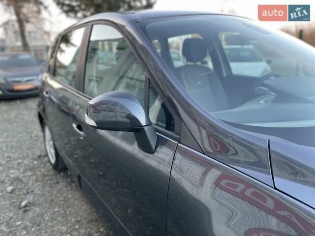 Серый Рено Сценик, объемом двигателя 1.6 л и пробегом 241 тыс. км за 7500 $, фото 12 на Automoto.ua