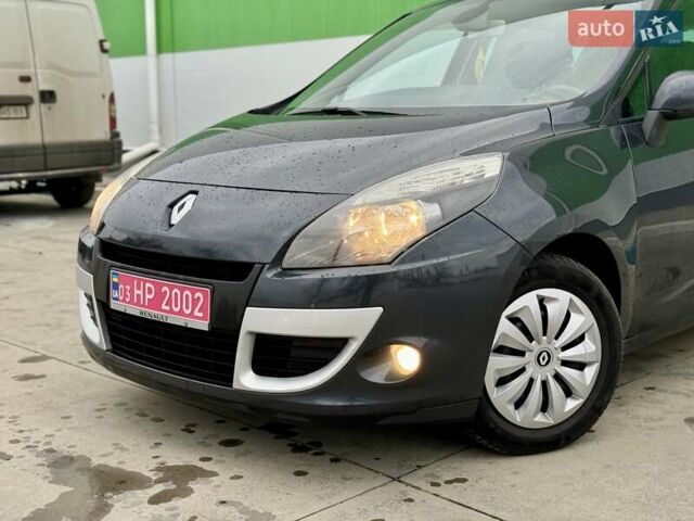 Сірий Рено Сценік, об'ємом двигуна 1.6 л та пробігом 233 тис. км за 8300 $, фото 9 на Automoto.ua