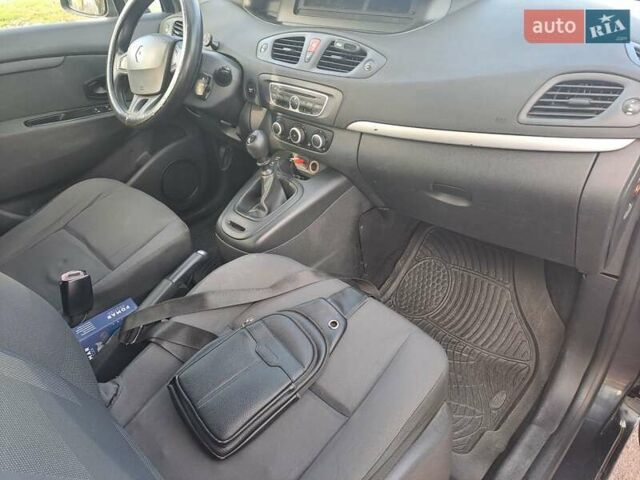 Сірий Рено Сценік, об'ємом двигуна 1.5 л та пробігом 286 тис. км за 6400 $, фото 5 на Automoto.ua