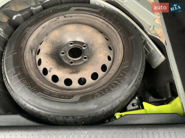 Серый Рено Сценик, объемом двигателя 1.5 л и пробегом 209 тыс. км за 7400 $, фото 19 на Automoto.ua