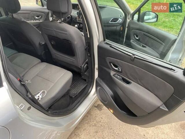 Серый Рено Сценик, объемом двигателя 1.5 л и пробегом 176 тыс. км за 6299 $, фото 62 на Automoto.ua