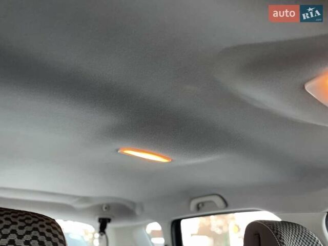 Серый Рено Сценик, объемом двигателя 1.6 л и пробегом 241 тыс. км за 7500 $, фото 29 на Automoto.ua