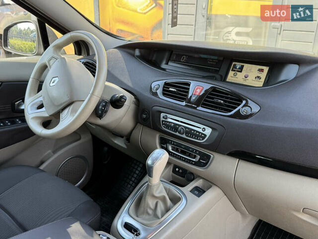 Сірий Рено Сценік, об'ємом двигуна 2 л та пробігом 243 тис. км за 8500 $, фото 33 на Automoto.ua