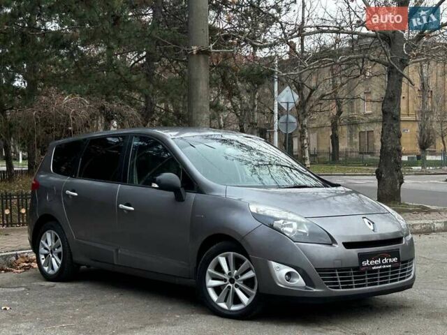 Серый Рено Сценик, объемом двигателя 1.46 л и пробегом 313 тыс. км за 8199 $, фото 2 на Automoto.ua