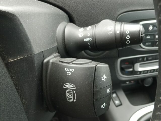 Серый Рено Сценик, объемом двигателя 1.6 л и пробегом 280 тыс. км за 7700 $, фото 9 на Automoto.ua