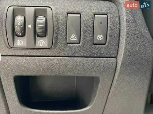 Серый Рено Сценик, объемом двигателя 1.6 л и пробегом 227 тыс. км за 8150 $, фото 5 на Automoto.ua