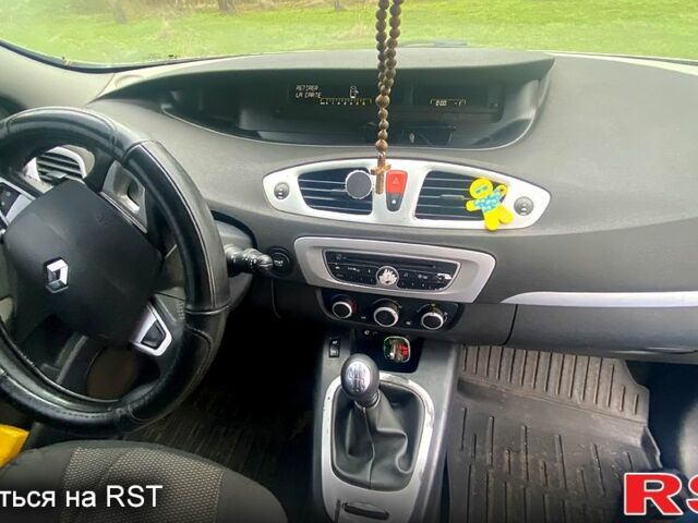 Серый Рено Сценик, объемом двигателя 1.5 л и пробегом 260 тыс. км за 5300 $, фото 6 на Automoto.ua