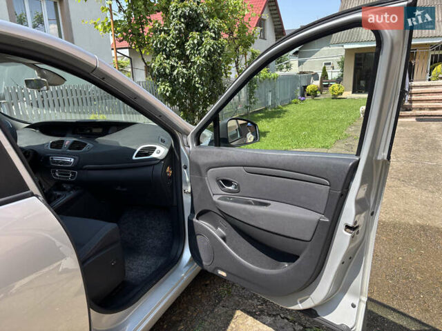 Серый Рено Сценик, объемом двигателя 1.6 л и пробегом 358 тыс. км за 6700 $, фото 14 на Automoto.ua