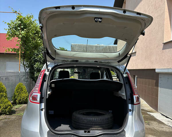 Серый Рено Сценик, объемом двигателя 1.6 л и пробегом 358 тыс. км за 6700 $, фото 4 на Automoto.ua