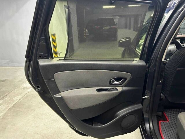 Серый Рено Сценик, объемом двигателя 1.5 л и пробегом 380 тыс. км за 6500 $, фото 12 на Automoto.ua