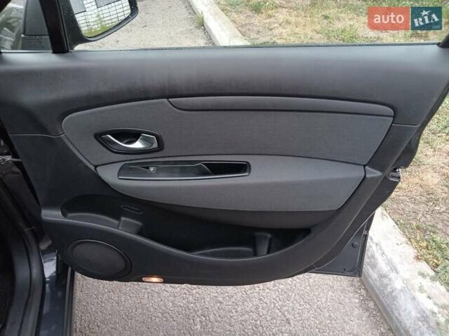 Сірий Рено Сценік, об'ємом двигуна 1.6 л та пробігом 280 тис. км за 7700 $, фото 2 на Automoto.ua