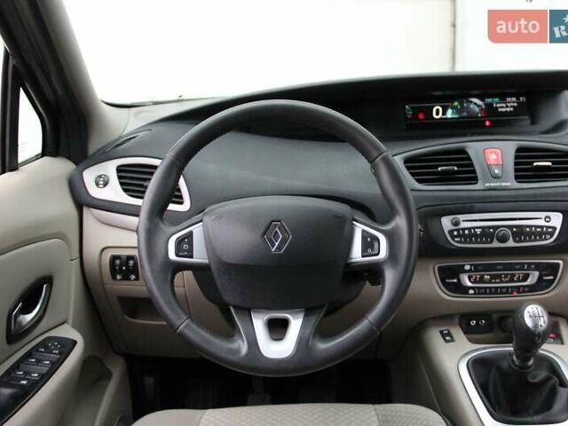 Сірий Рено Сценік, об'ємом двигуна 1.6 л та пробігом 217 тис. км за 6300 $, фото 19 на Automoto.ua