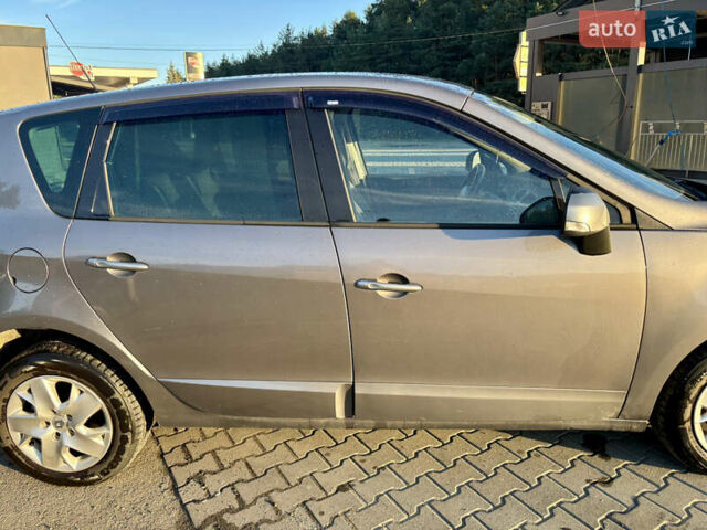 Сірий Рено Сценік, об'ємом двигуна 1.5 л та пробігом 299 тис. км за 5850 $, фото 3 на Automoto.ua