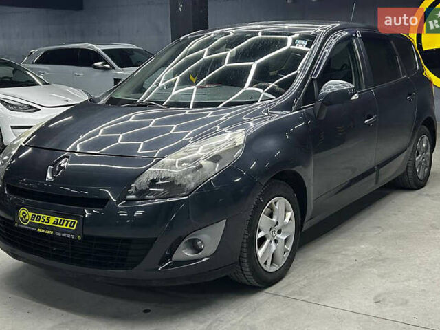 Серый Рено Сценик, объемом двигателя 1.5 л и пробегом 380 тыс. км за 6500 $, фото 2 на Automoto.ua