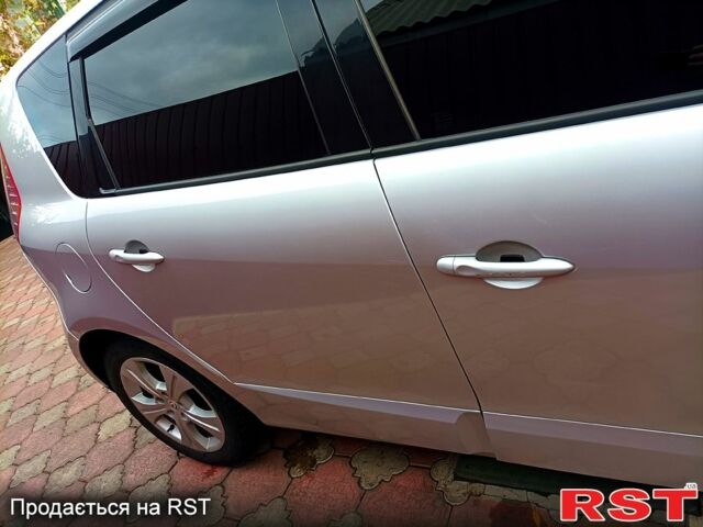 Серый Рено Сценик, объемом двигателя 1.5 л и пробегом 275 тыс. км за 6900 $, фото 3 на Automoto.ua