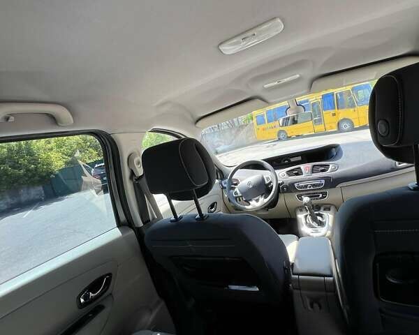 Рено Сценик 2011 в Золочев на Automoto.ua Серый Рено Сценик, объемом двигателя 1.5 л и пробегом 217 тыс. км за 7590 $, фото 19 на Automoto.ua