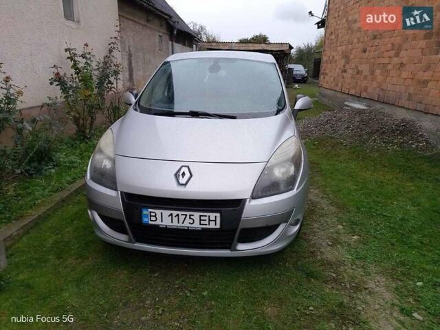 Серый Рено Сценик, объемом двигателя 1.5 л и пробегом 262 тыс. км за 6800 $, фото 1 на Automoto.ua