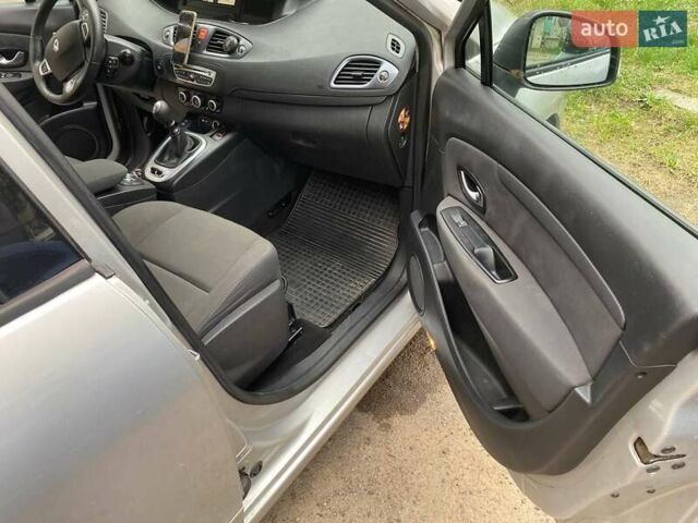 Серый Рено Сценик, объемом двигателя 1.5 л и пробегом 176 тыс. км за 6299 $, фото 66 на Automoto.ua