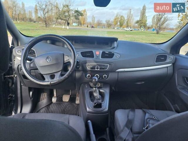 Сірий Рено Сценік, об'ємом двигуна 1.5 л та пробігом 286 тис. км за 6400 $, фото 8 на Automoto.ua