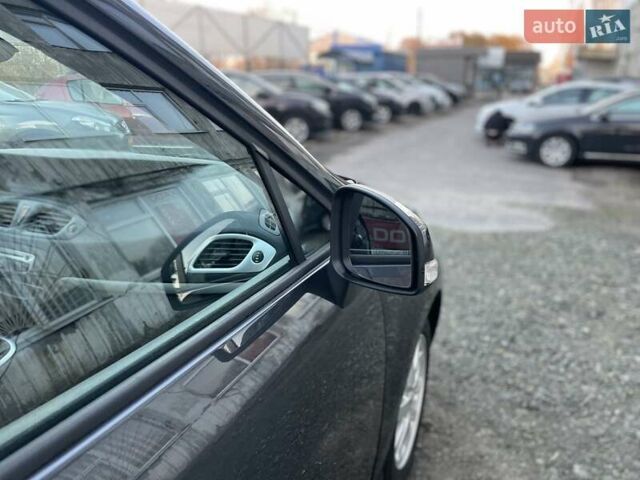 Серый Рено Сценик, объемом двигателя 1.6 л и пробегом 241 тыс. км за 7500 $, фото 11 на Automoto.ua