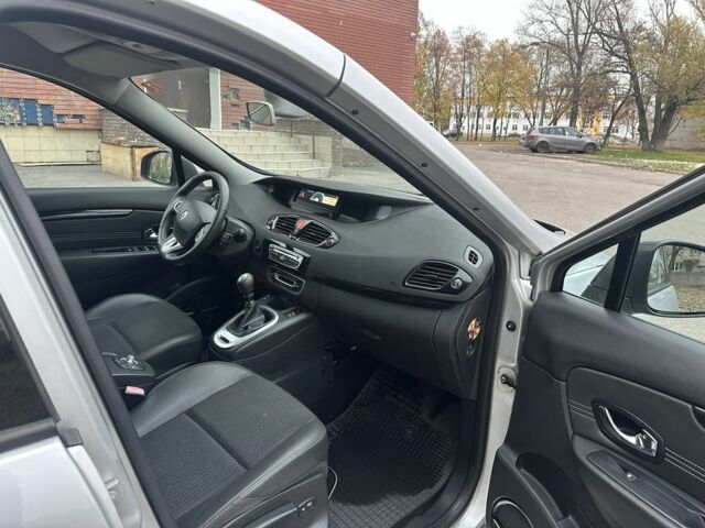 Серый Рено Сценик, объемом двигателя 1.6 л и пробегом 165 тыс. км за 8800 $, фото 23 на Automoto.ua